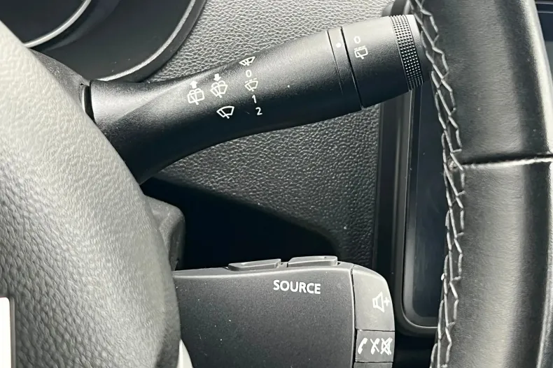 Dacia Duster din 2023 cu 61.483 km - oferta DAC144683 - foto 20