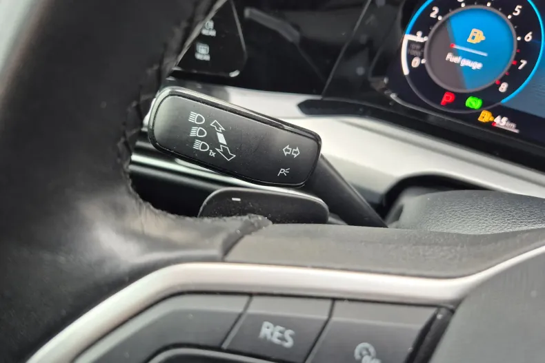 Volkswagen Golf din 2024 cu 50.929 km - oferta VOL144689 - foto 16