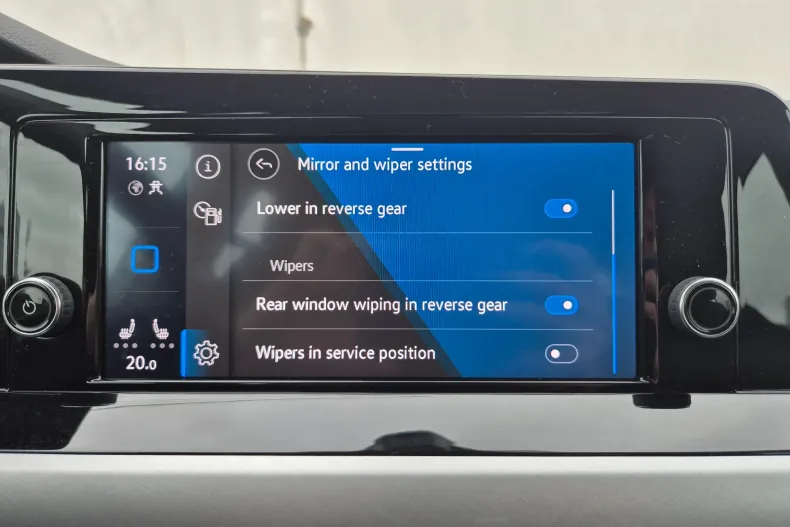 Volkswagen Golf din 2024 cu 50.929 km - oferta VOL144689 - foto 24