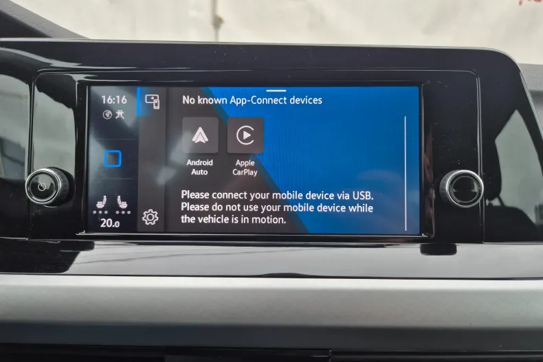 Volkswagen Golf din 2024 cu 50.929 km - oferta VOL144689 - foto 25