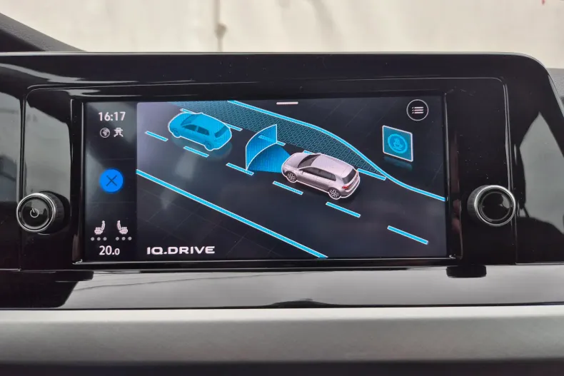 Volkswagen Golf din 2024 cu 50.929 km - oferta VOL144689 - foto 27