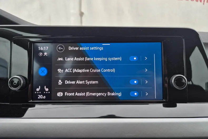 Volkswagen Golf din 2024 cu 50.929 km - oferta VOL144689 - foto 28