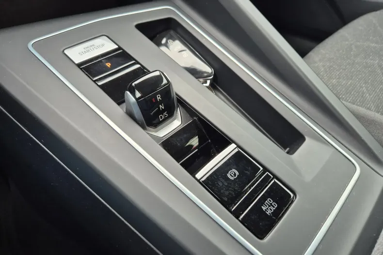 Volkswagen Golf din 2024 cu 50.929 km - oferta VOL144689 - foto 32