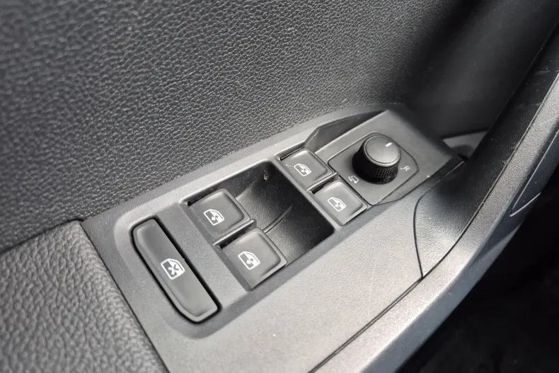 Seat Arona din 2023 cu 59.973 km - oferta SEA144691 - foto 30