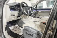 Volkswagen Touareg din 2021 cu 134.946 km - oferta VOL144708 - foto 16