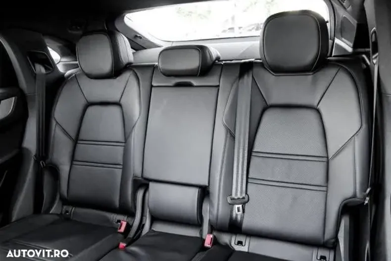 Porsche Cayenne din 2023 cu 12.900 km - oferta POR144732 - foto 12