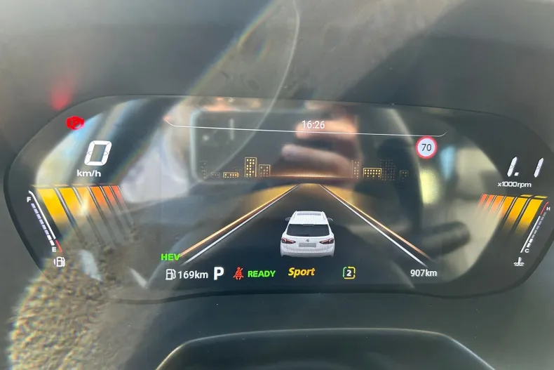 MG ZS HEV din 2025 cu 900 km - oferta MG0144735 - foto 8