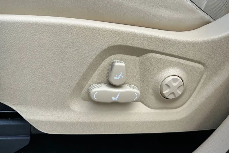 Ssangyong REXTON din 2025 cu 1.000 km - oferta SSA144737 - foto 9