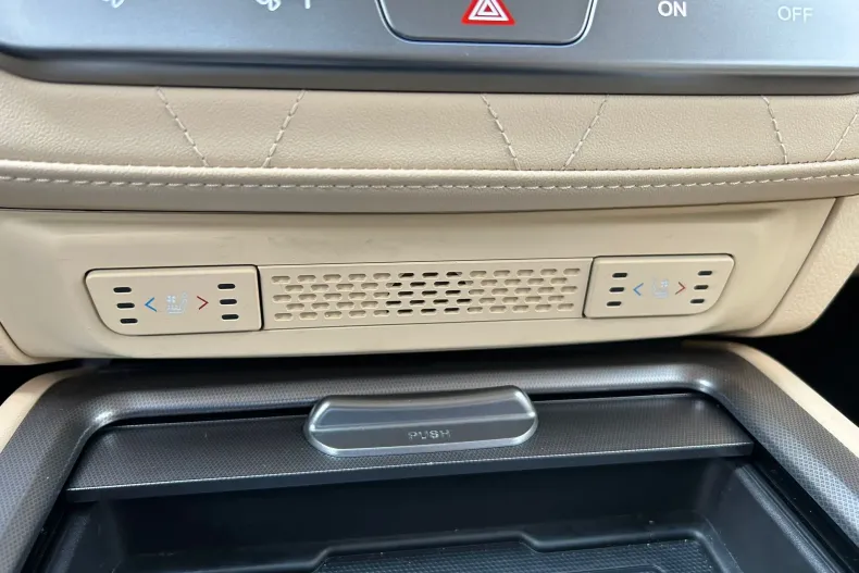 Ssangyong REXTON din 2025 cu 1.000 km - oferta SSA144737 - foto 28