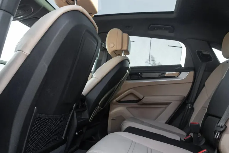 Porsche Cayenne Coupe din 2024 cu 14.611 km - oferta POR144738 - foto 10