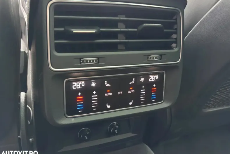 Audi RSQ8 din 2024 cu 27.103 km - oferta AUD144740 - foto 8