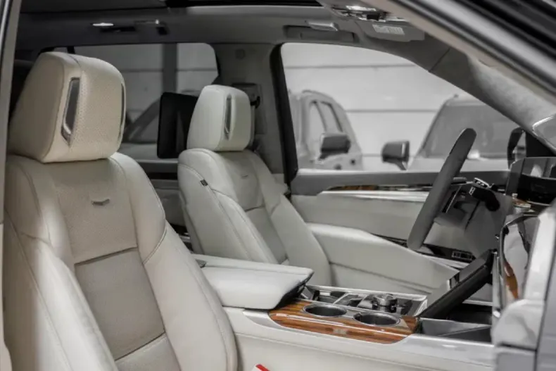 Cadillac Escalade din 2025 cu 10 km - oferta CAD144741 - foto 10