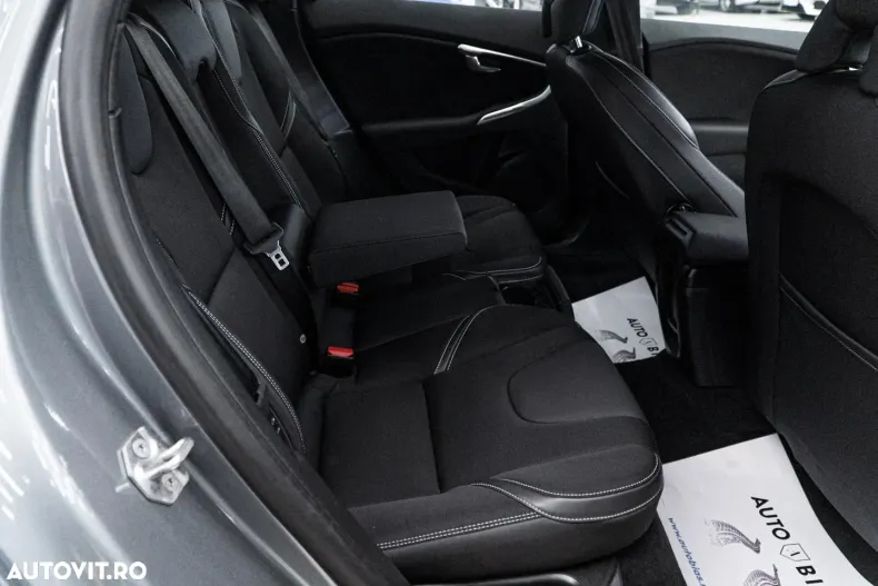 Volvo V40 din 2020 cu 175.583 km - oferta VOL144750 - foto 8
