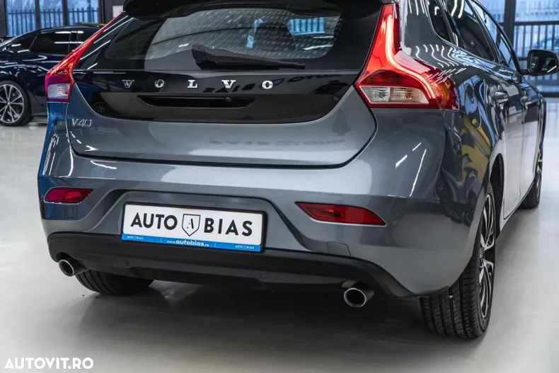 Volvo V40 din 2020 cu 175.583 km - oferta VOL144750 - foto 13