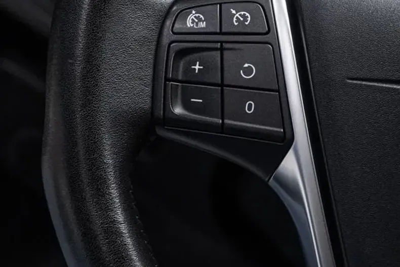 Volvo V40 din 2020 cu 175.583 km - oferta VOL144750 - foto 17