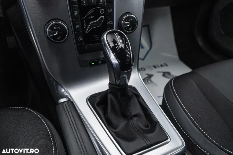 Volvo V40 din 2020 cu 175.583 km - oferta VOL144750 - foto 20