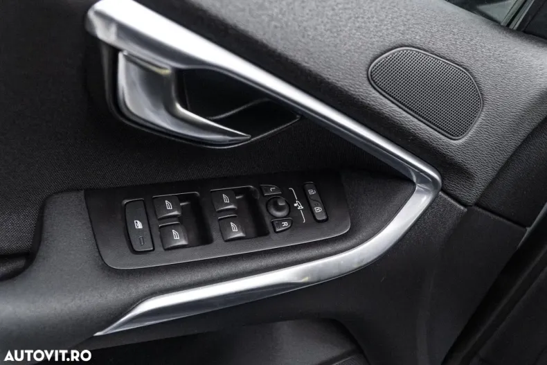 Volvo V40 din 2020 cu 175.583 km - oferta VOL144750 - foto 23