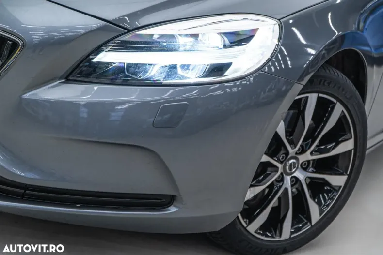 Volvo V40 din 2020 cu 175.583 km - oferta VOL144750 - foto 37