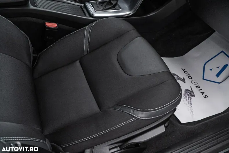 Volvo V40 din 2020 cu 175.583 km - oferta VOL144750 - foto 38