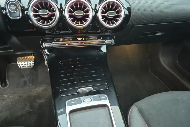 Mercedes-Benz CLA din 2024 cu 10.660 km - oferta MER144770 - foto 19