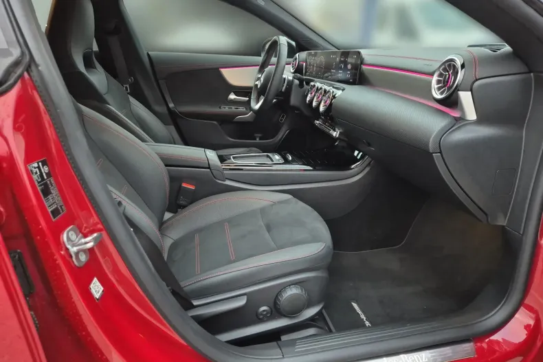 Mercedes-Benz CLA din 2024 cu 10.660 km - oferta MER144770 - foto 23