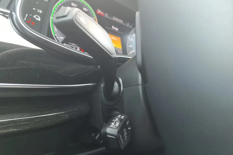 Audi Q8 din 2024 cu 2.839 km - oferta AUD144773 - foto 8