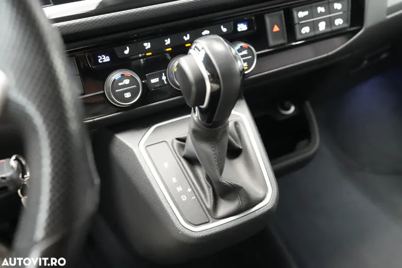 Volkswagen Multivan din 2021 cu 72.035 km - oferta VOL144776 - foto 19