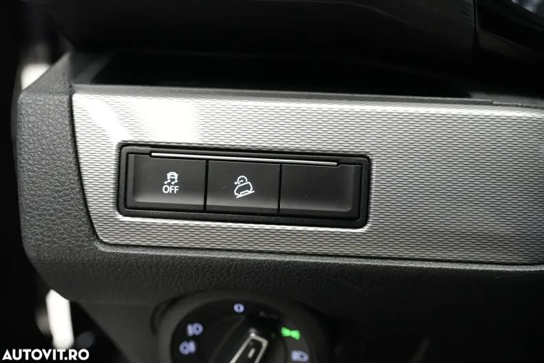 Volkswagen Multivan din 2021 cu 72.035 km - oferta VOL144776 - foto 25