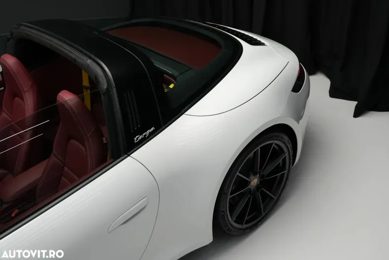 Porsche 911 din 2022 cu 31 km - oferta POR144784 - foto 11