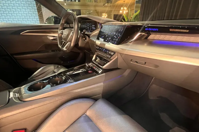 Audi e-tron GT din 2022 cu 65.900 km - oferta AUD144788 - foto 30