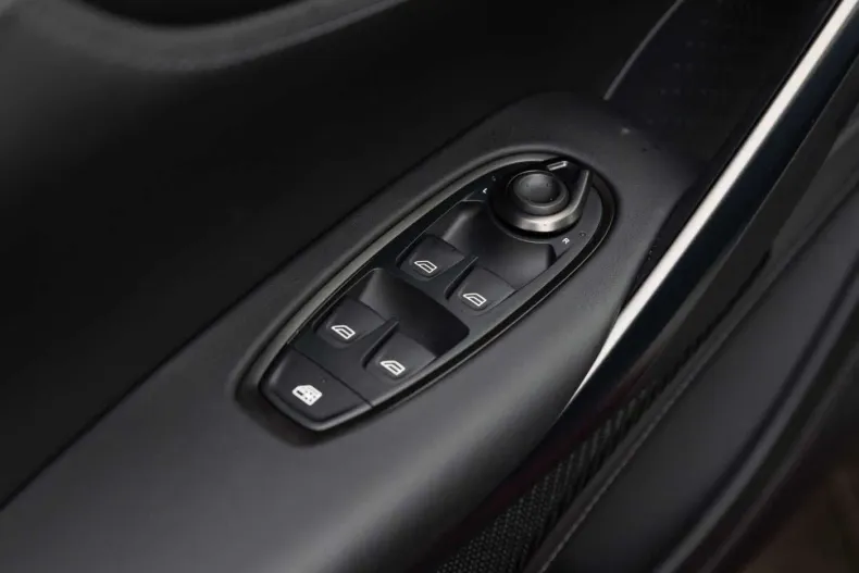 Aston Martin DBX din 2024 cu 11.300 km - oferta AST144789 - foto 19