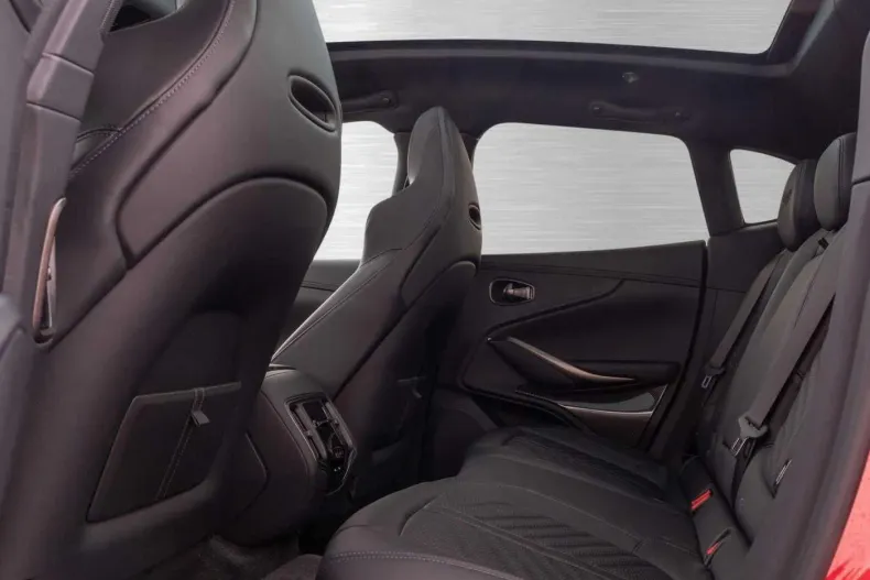 Aston Martin DBX din 2024 cu 11.300 km - oferta AST144789 - foto 24