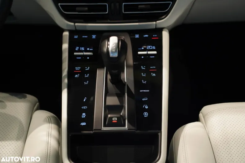 Porsche Macan din 2023 cu 42.395 km - oferta POR144831 - foto 40