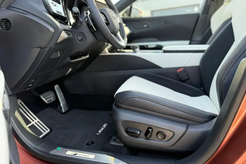 Lexus Seria RX din 2025 cu 10 km - oferta LEX144840 - foto 5