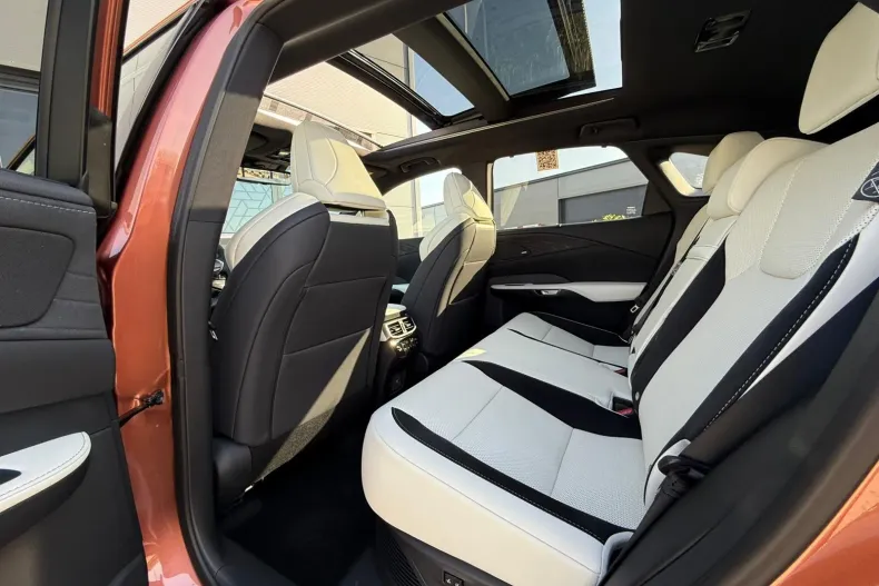 Lexus Seria RX din 2025 cu 10 km - oferta LEX144840 - foto 8