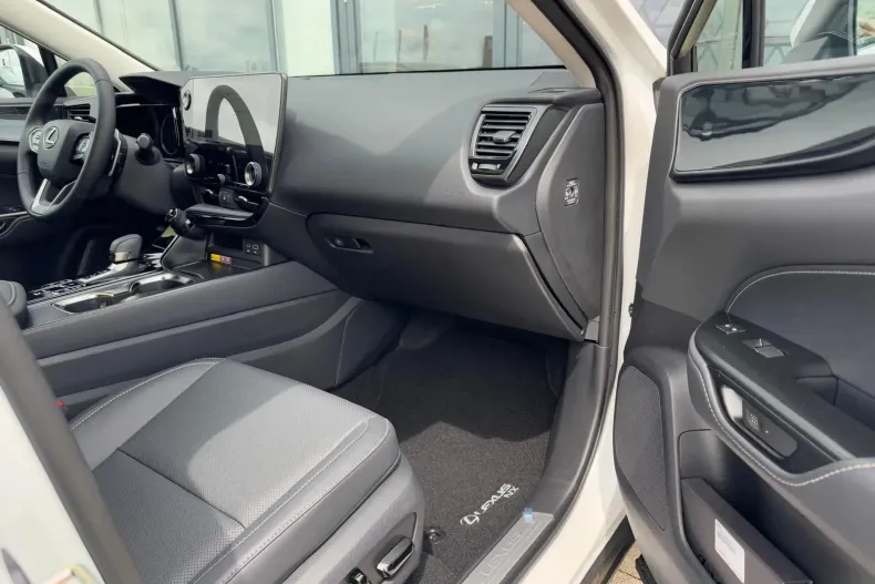 Lexus Seria NX din 2025 cu 2.500 km - oferta LEX144842 - foto 23