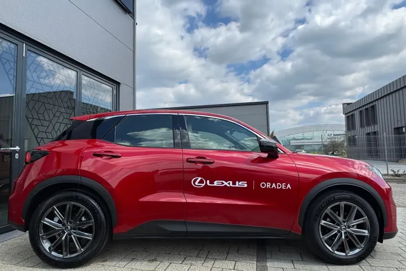 Lexus LBX din 2024 cu 2.500 km - oferta LEX144844 - foto 4