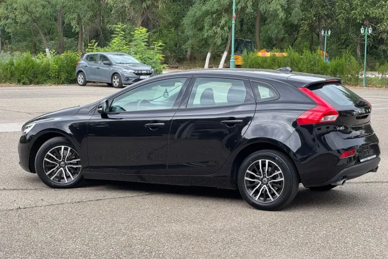 Volvo V40 din 2019 cu 170.900 km - oferta VOL144847 - foto 10