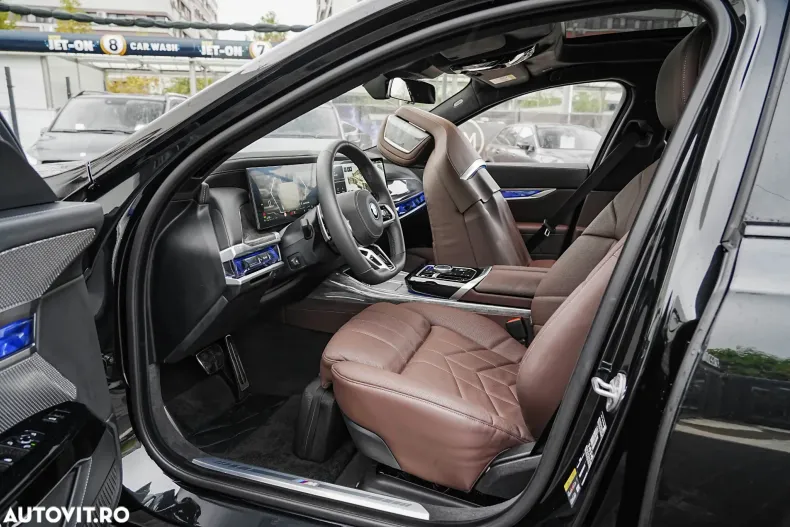 BMW Seria 7 din 2024 cu 4.800 km - oferta BMW144884 - foto 11