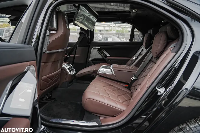 BMW Seria 7 din 2024 cu 4.800 km - oferta BMW144884 - foto 15