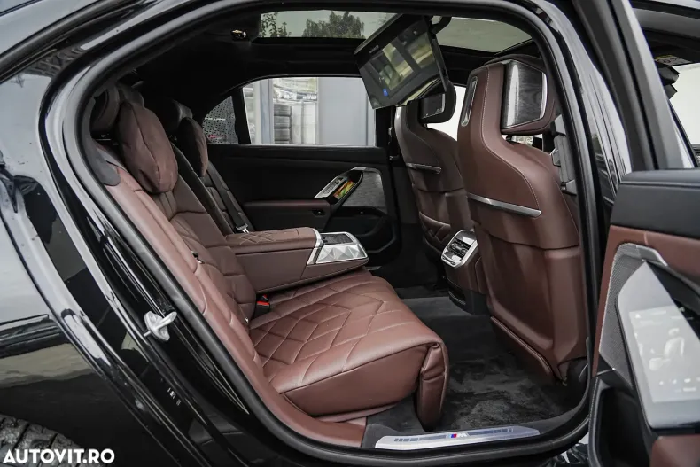 BMW Seria 7 din 2024 cu 4.800 km - oferta BMW144884 - foto 20