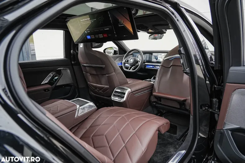 BMW Seria 7 din 2024 cu 4.800 km - oferta BMW144884 - foto 23