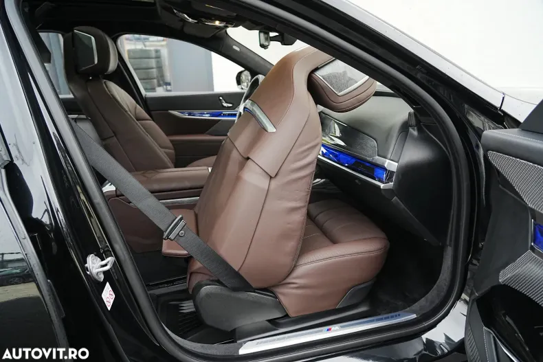 BMW Seria 7 din 2024 cu 4.800 km - oferta BMW144884 - foto 28