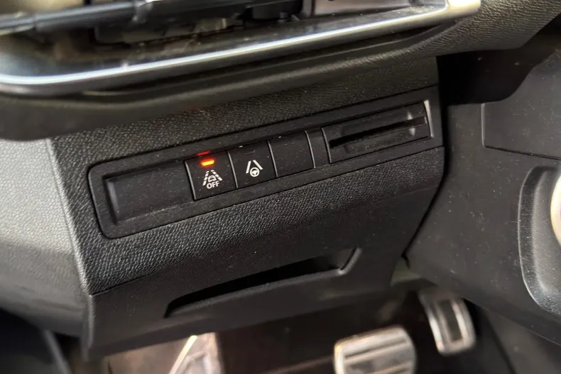 Peugeot 3008 din 2021 cu 117.373 km - oferta PEU144885 - foto 24