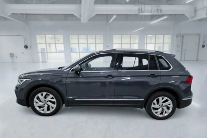 Volkswagen Tiguan din 2021 cu 110.529 km - oferta VOL144928 - foto 2