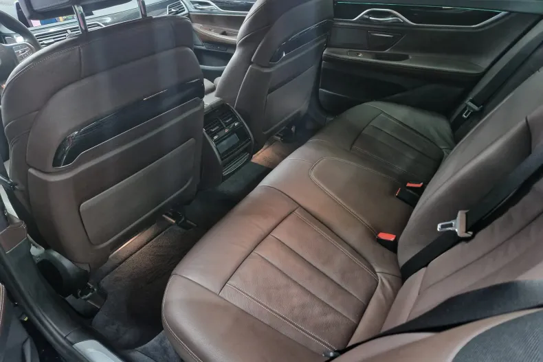 BMW Seria 7 din 2019 cu 71.129 km - oferta BMW144933 - foto 13