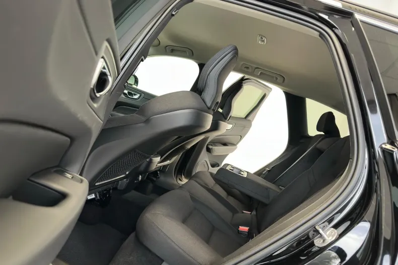 Volvo XC60 din 2022 cu 159.000 km - oferta VOL144944 - foto 8