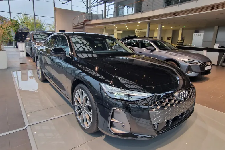 Audi A6 din 2025 cu 5 km - oferta AUD144954 - foto 4