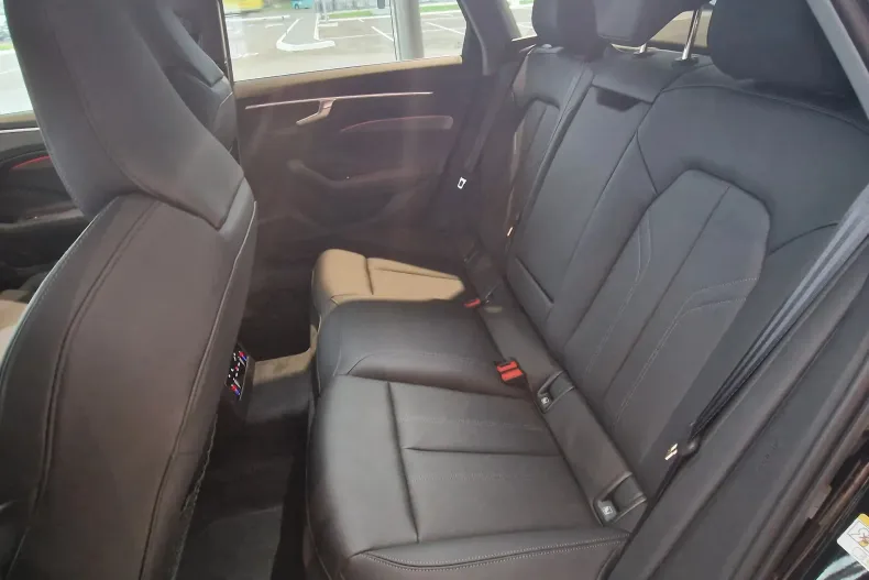 Audi A6 din 2025 cu 5 km - oferta AUD144954 - foto 11