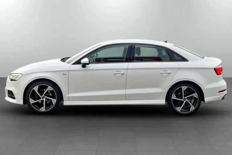 Audi A3 din 2019 cu 42.443 km - oferta AUD145033 - foto 2